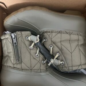 NWOT Sperry Saltwater Duck Boot - original price $110
